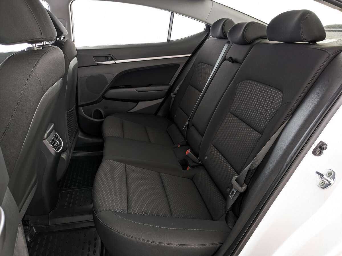 Купить Hyundai Elantra с пробегом. Фото: #17