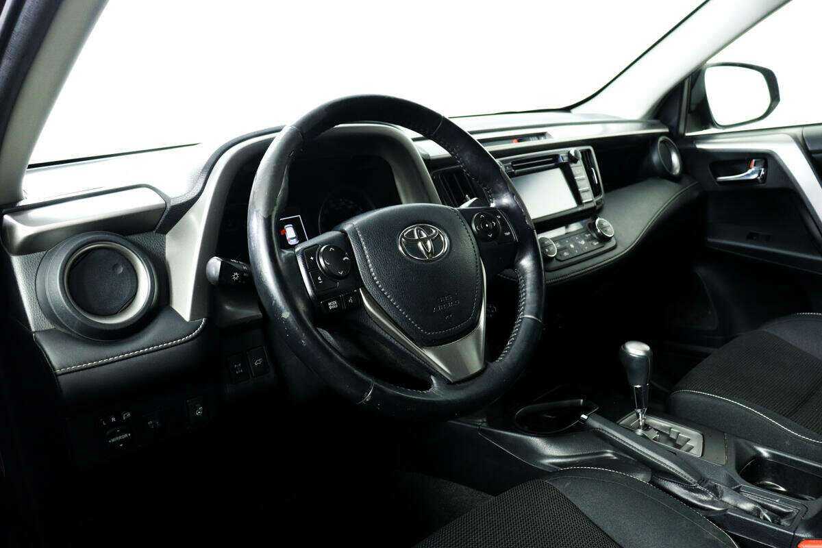 Купить Toyota RAV4 с пробегом. Фото: #12