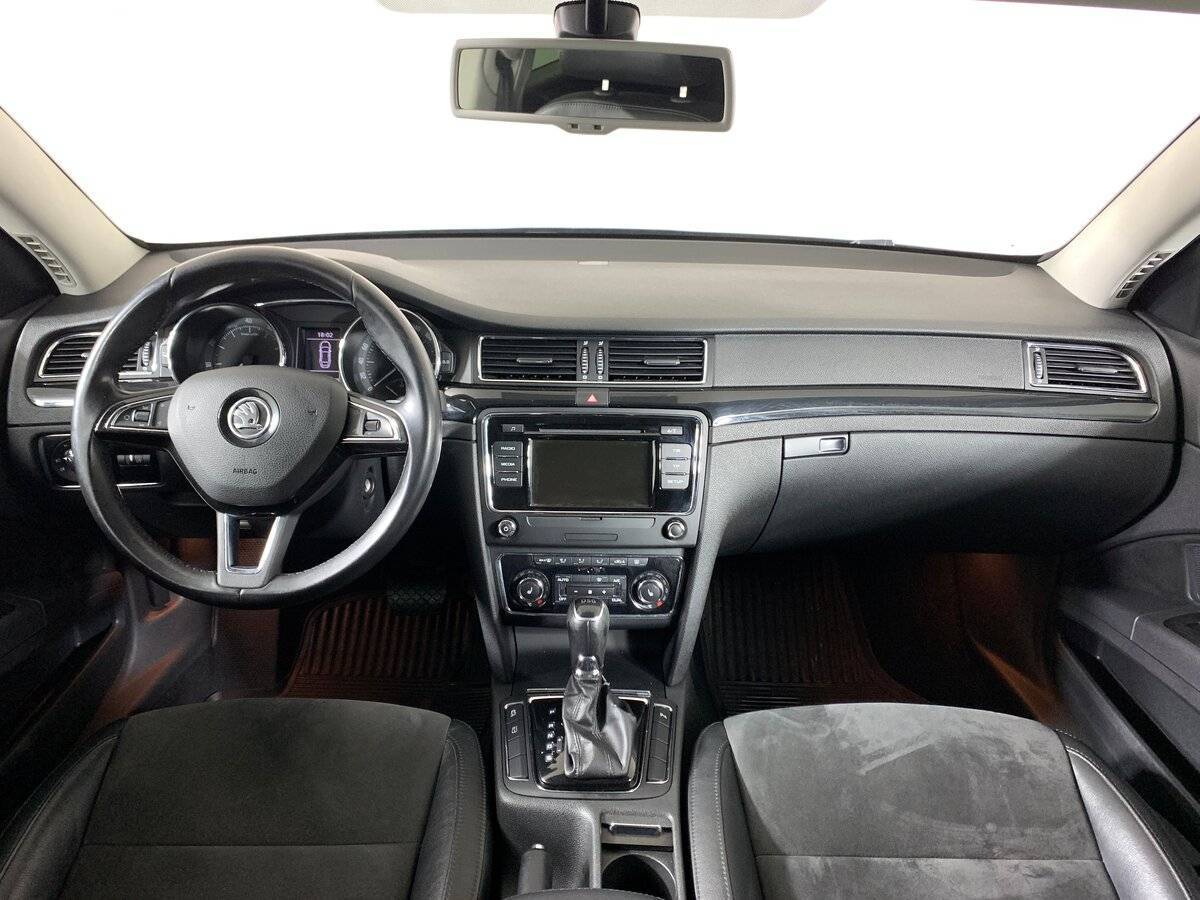 Купить Skoda Superb с пробегом. Фото: #11