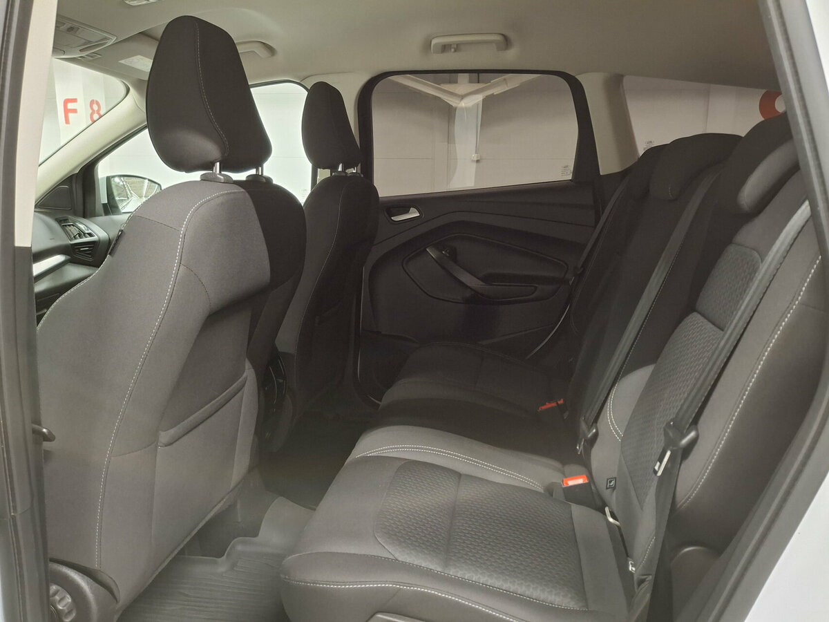 Купить Ford Kuga с пробегом. Фото: #11