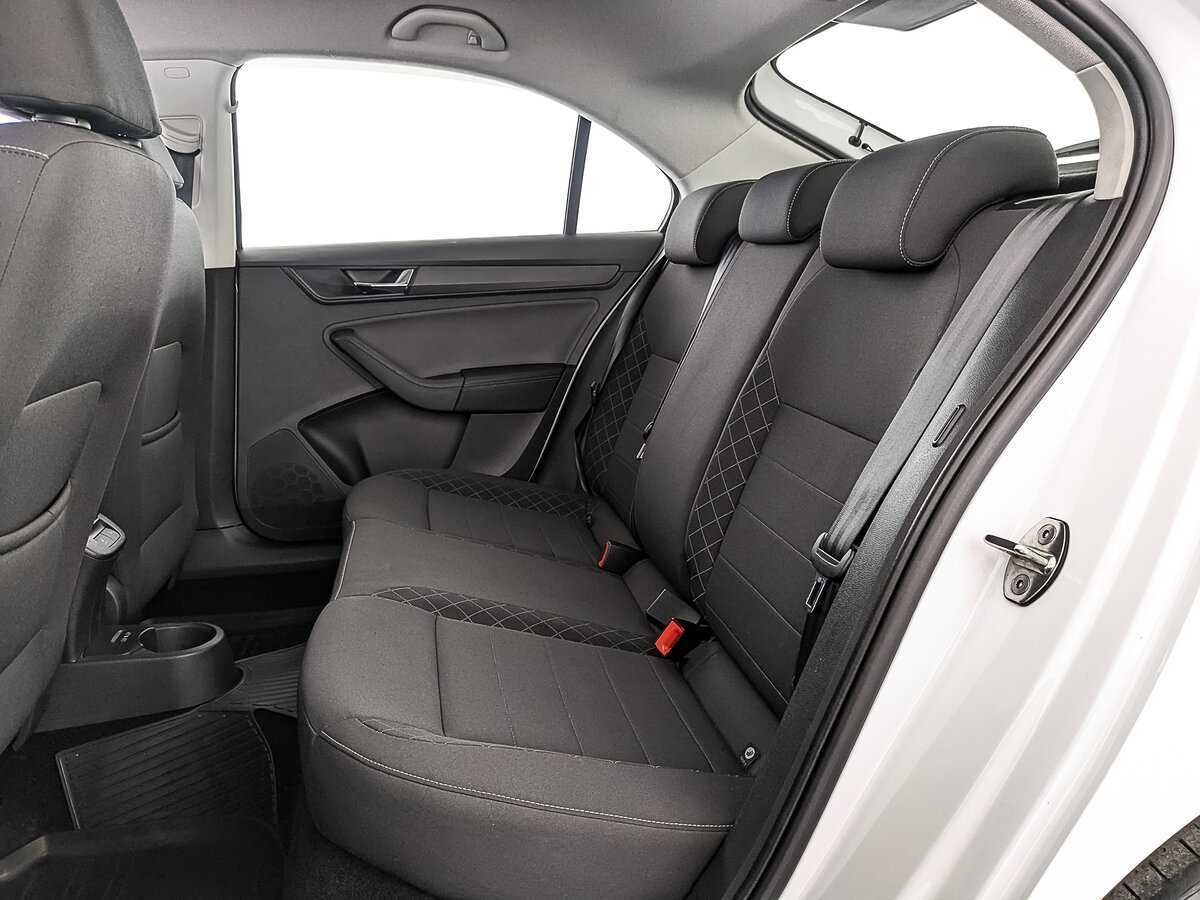 Купить Skoda Rapid с пробегом. Фото: #17