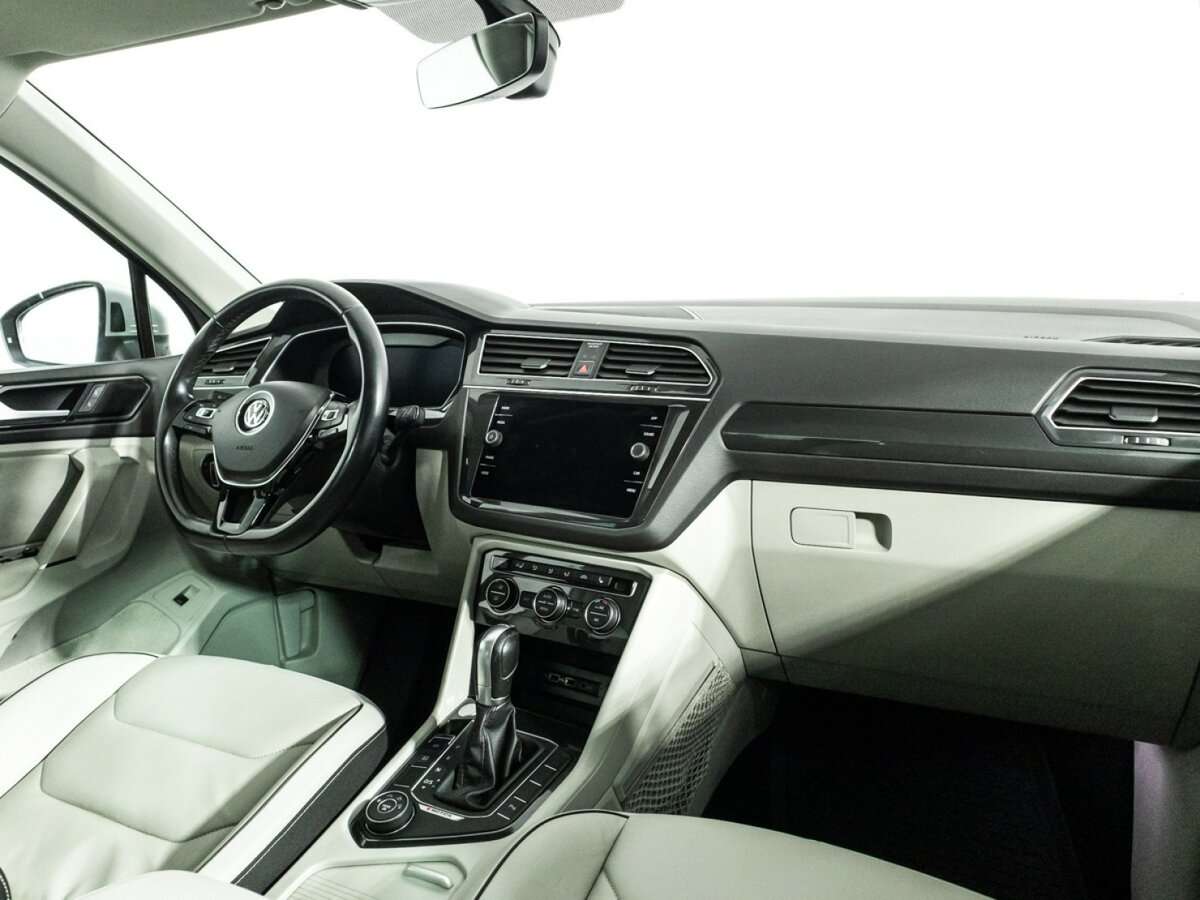 Купить Volkswagen Tiguan с пробегом. Фото: #7