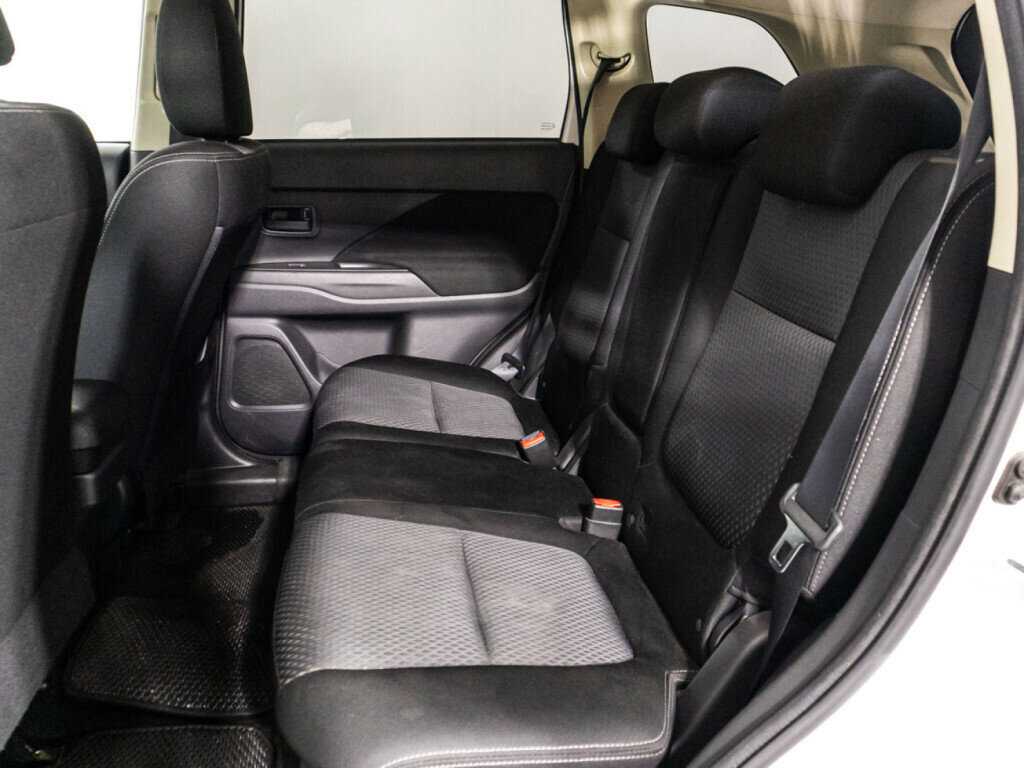 Купить Mitsubishi Outlander с пробегом. Фото: #9