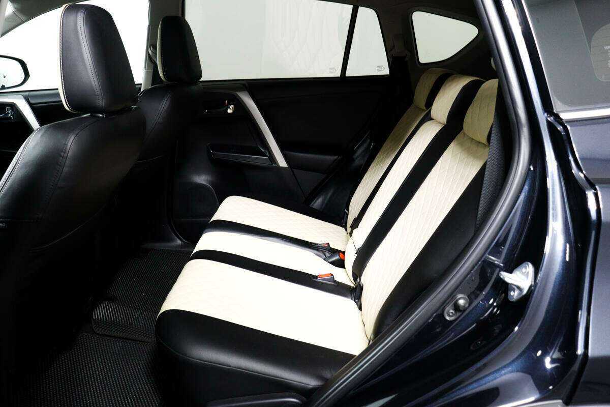 Купить Toyota RAV4 с пробегом. Фото: #11