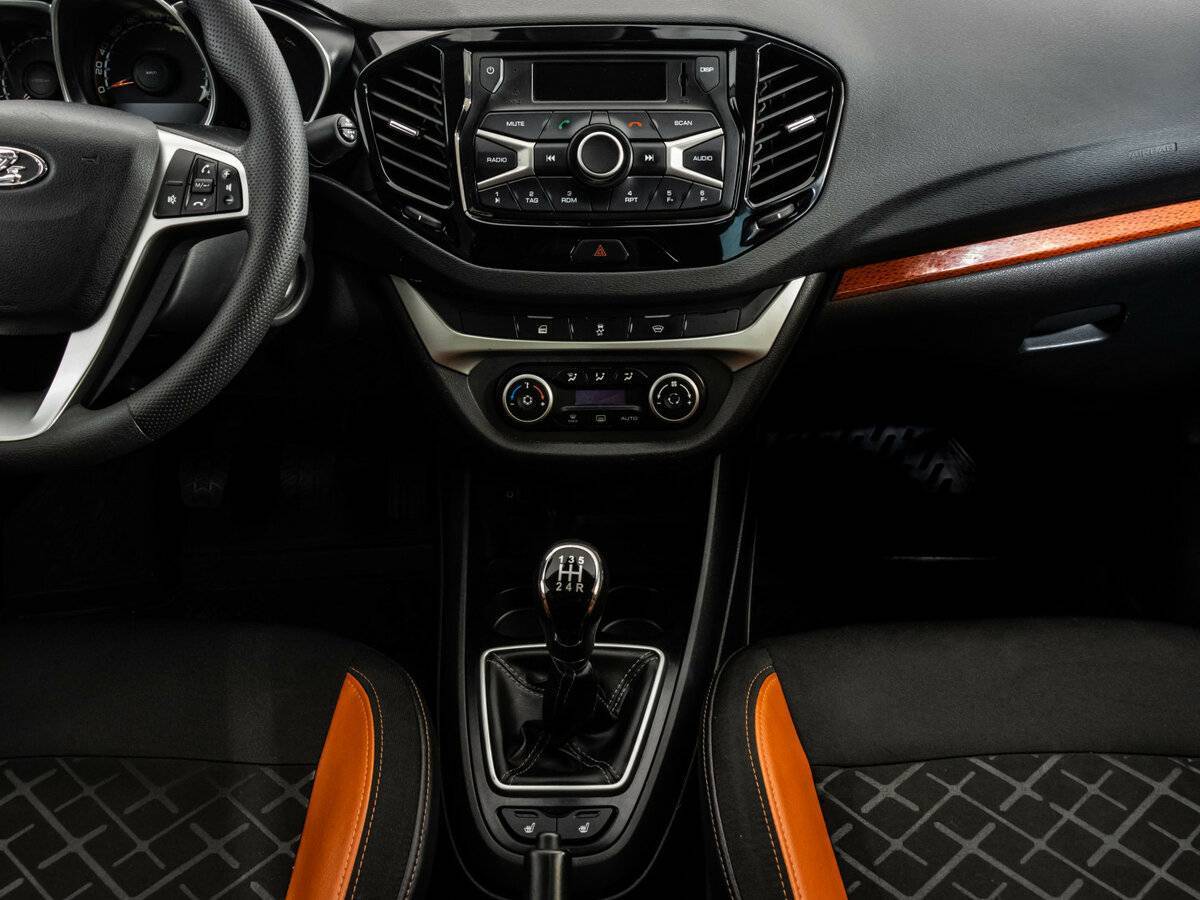 Купить Lada (ВАЗ) Vesta с пробегом. Фото: #12