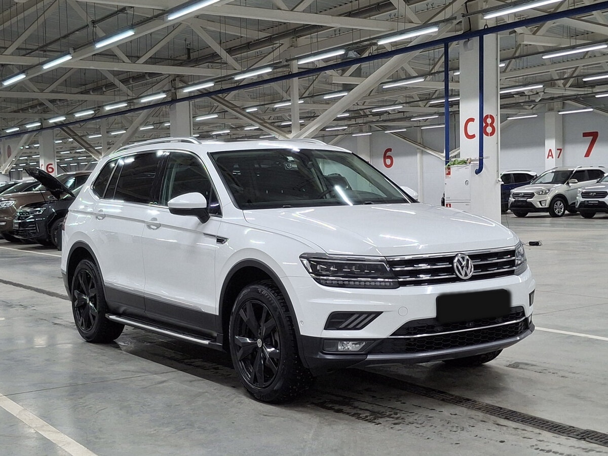 Купить Volkswagen Tiguan с пробегом. Фото: #2