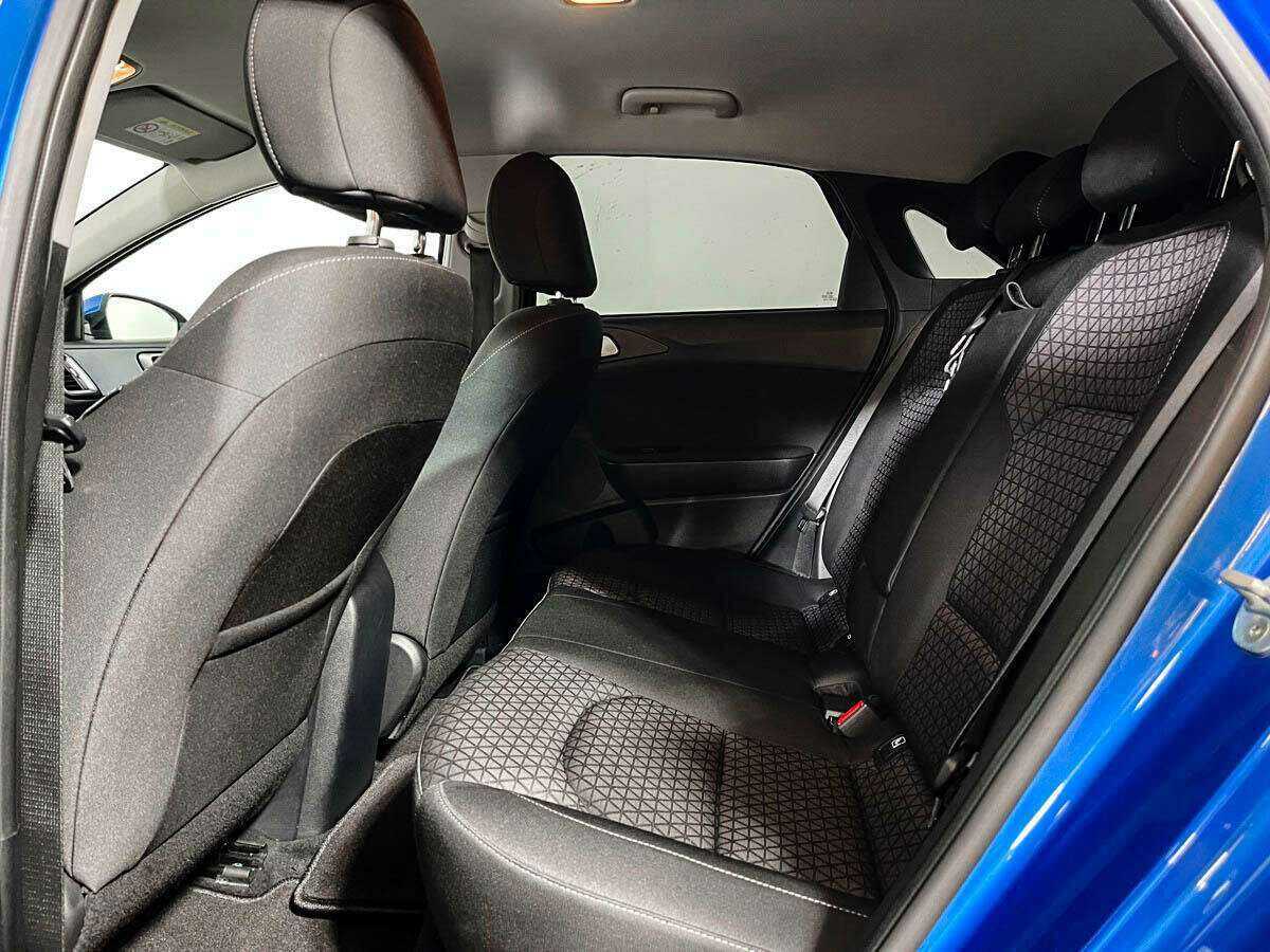 Купить Kia Ceed с пробегом. Фото: #9