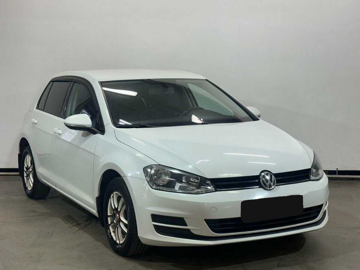 Купить Volkswagen Golf с пробегом. Фото: #2