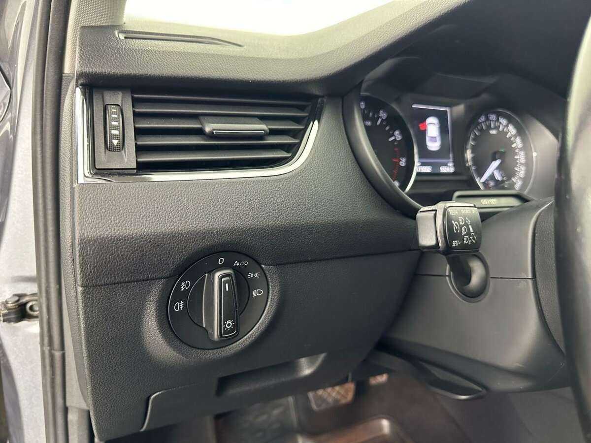 Купить Skoda Octavia с пробегом. Фото: #8