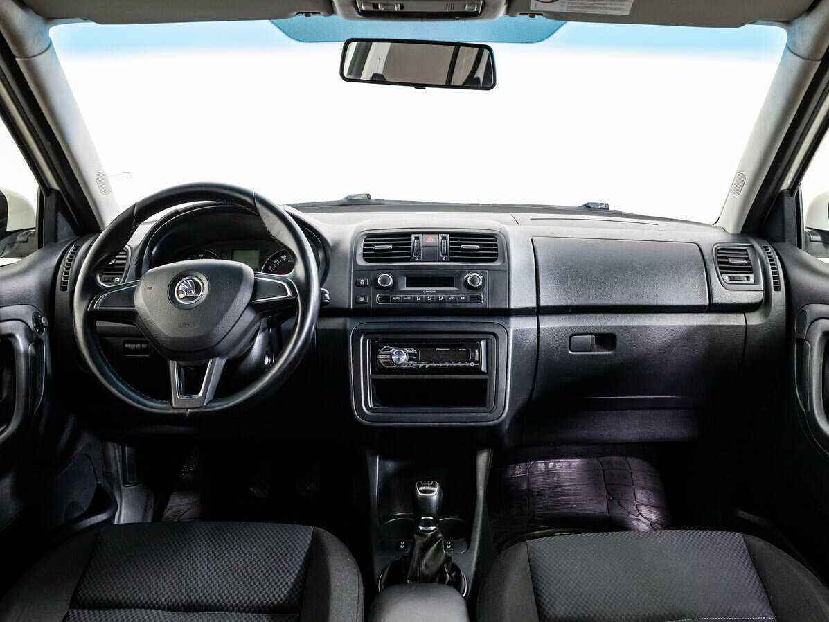 Купить Skoda Fabia с пробегом. Фото: #12