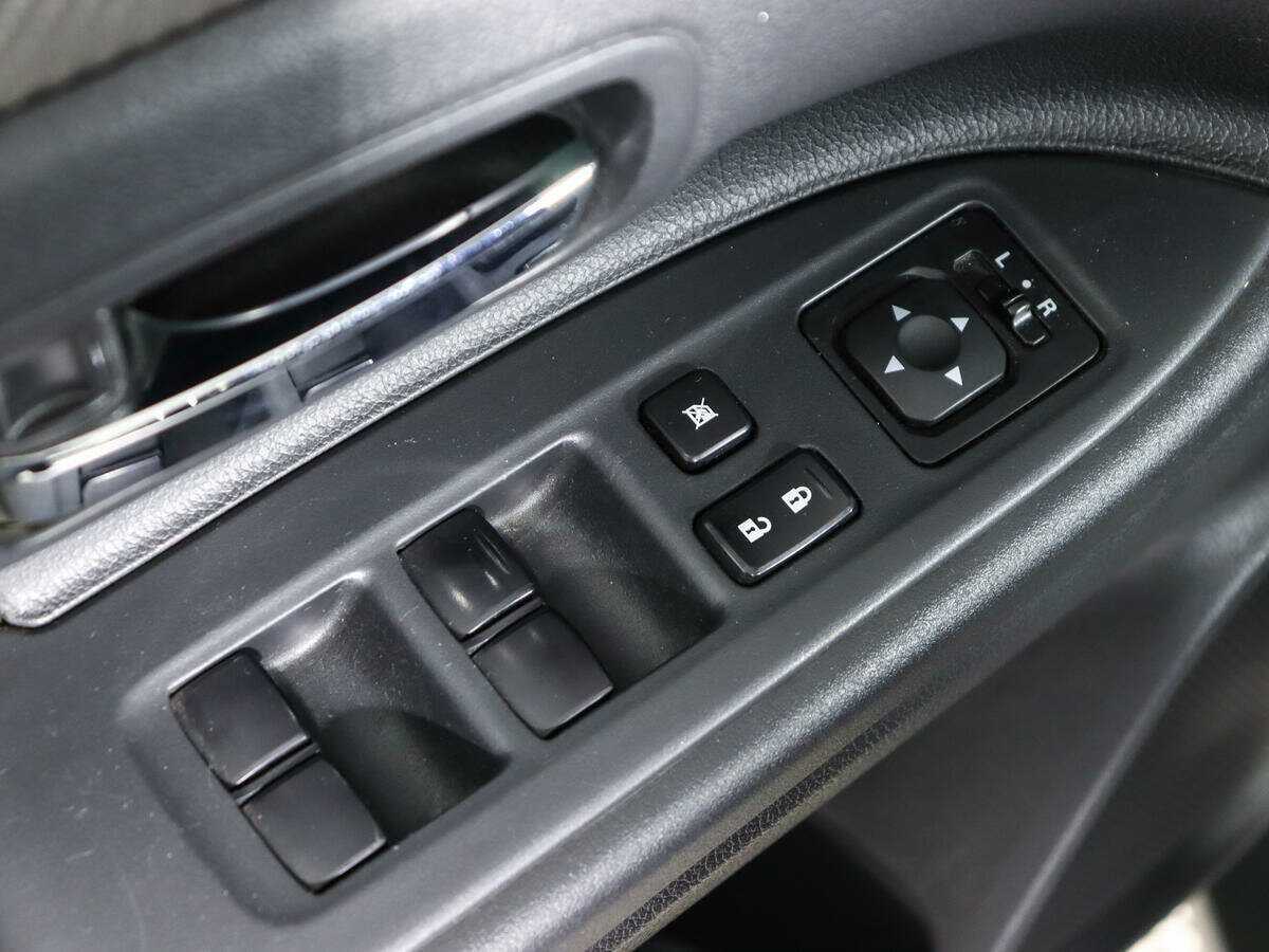 Купить Mitsubishi Outlander с пробегом. Фото: #14