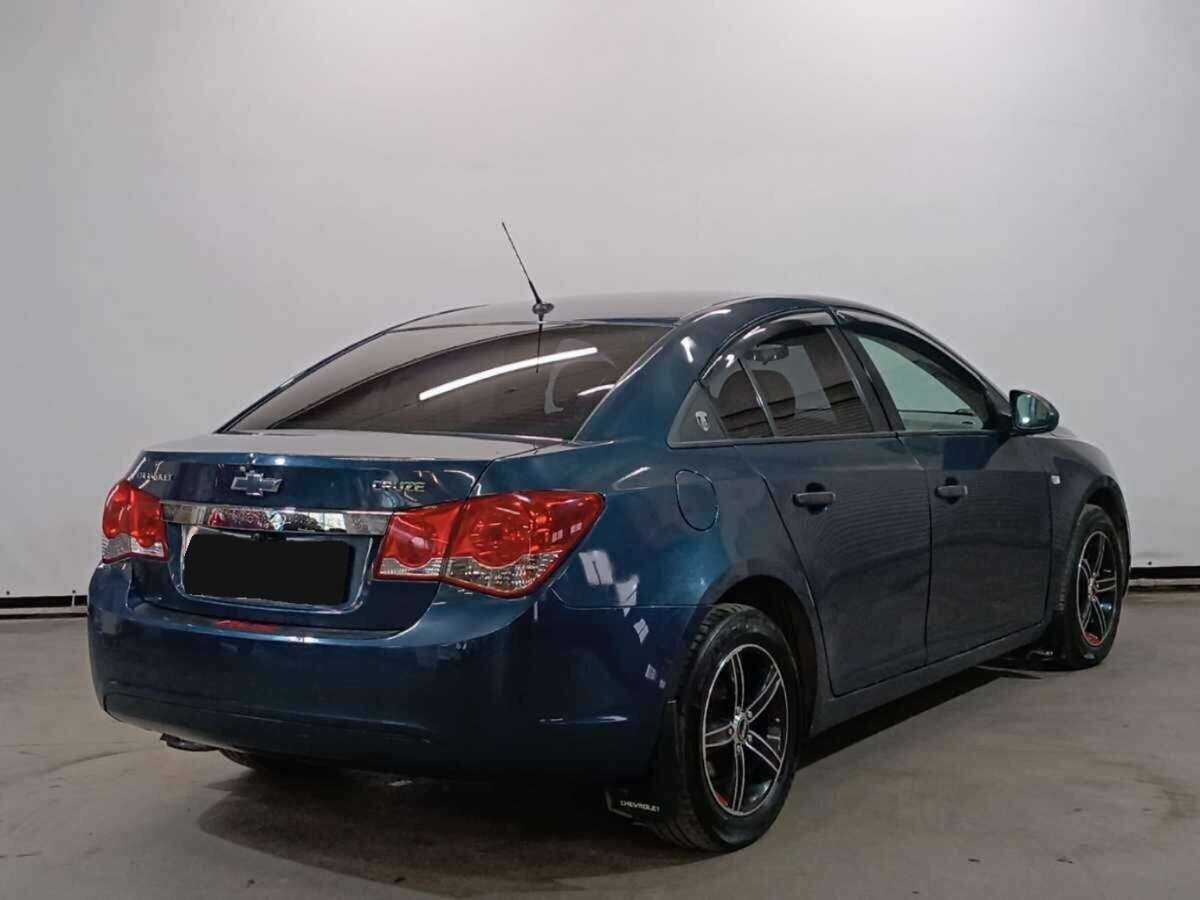 Купить Chevrolet Cruze с пробегом. Фото: #4