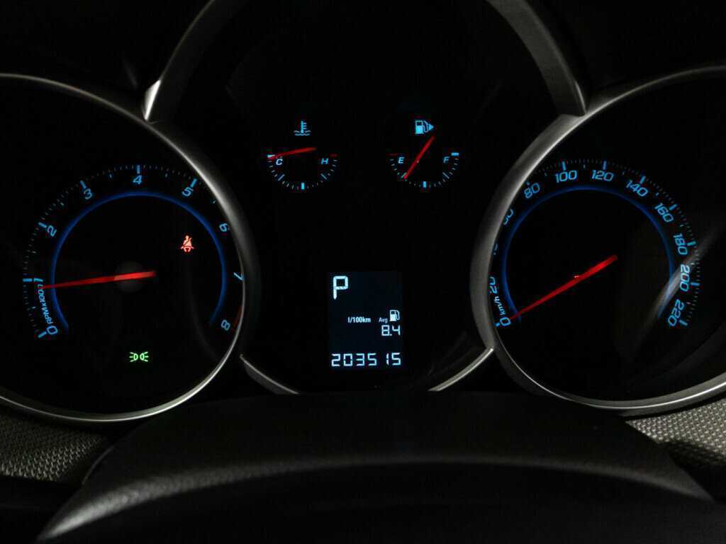 Купить Chevrolet Cruze с пробегом. Фото: #11