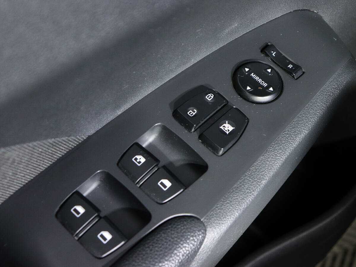 Купить Hyundai Solaris с пробегом. Фото: #12