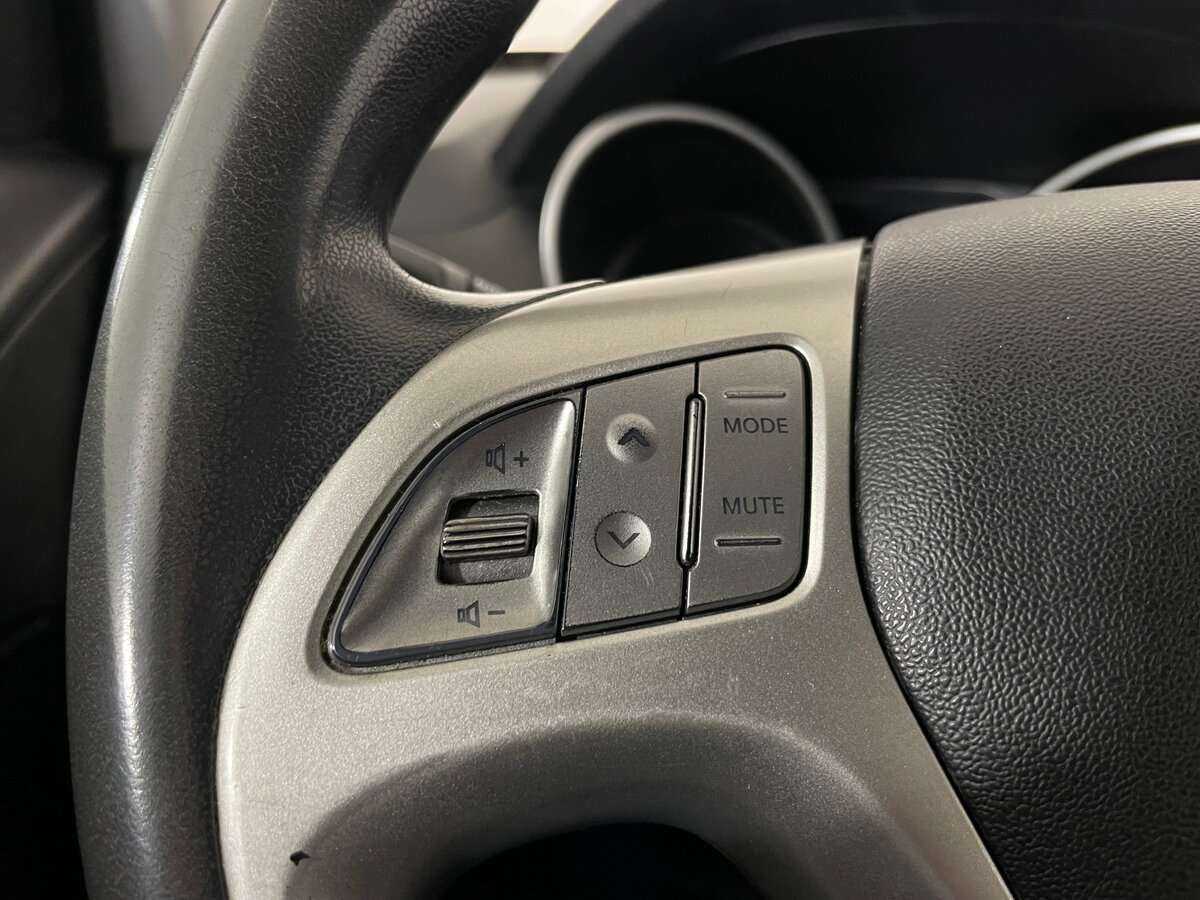 Купить Hyundai ix35 с пробегом. Фото: #14