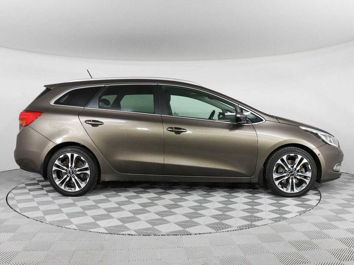 Купить Kia Ceed с пробегом. Фото: #3