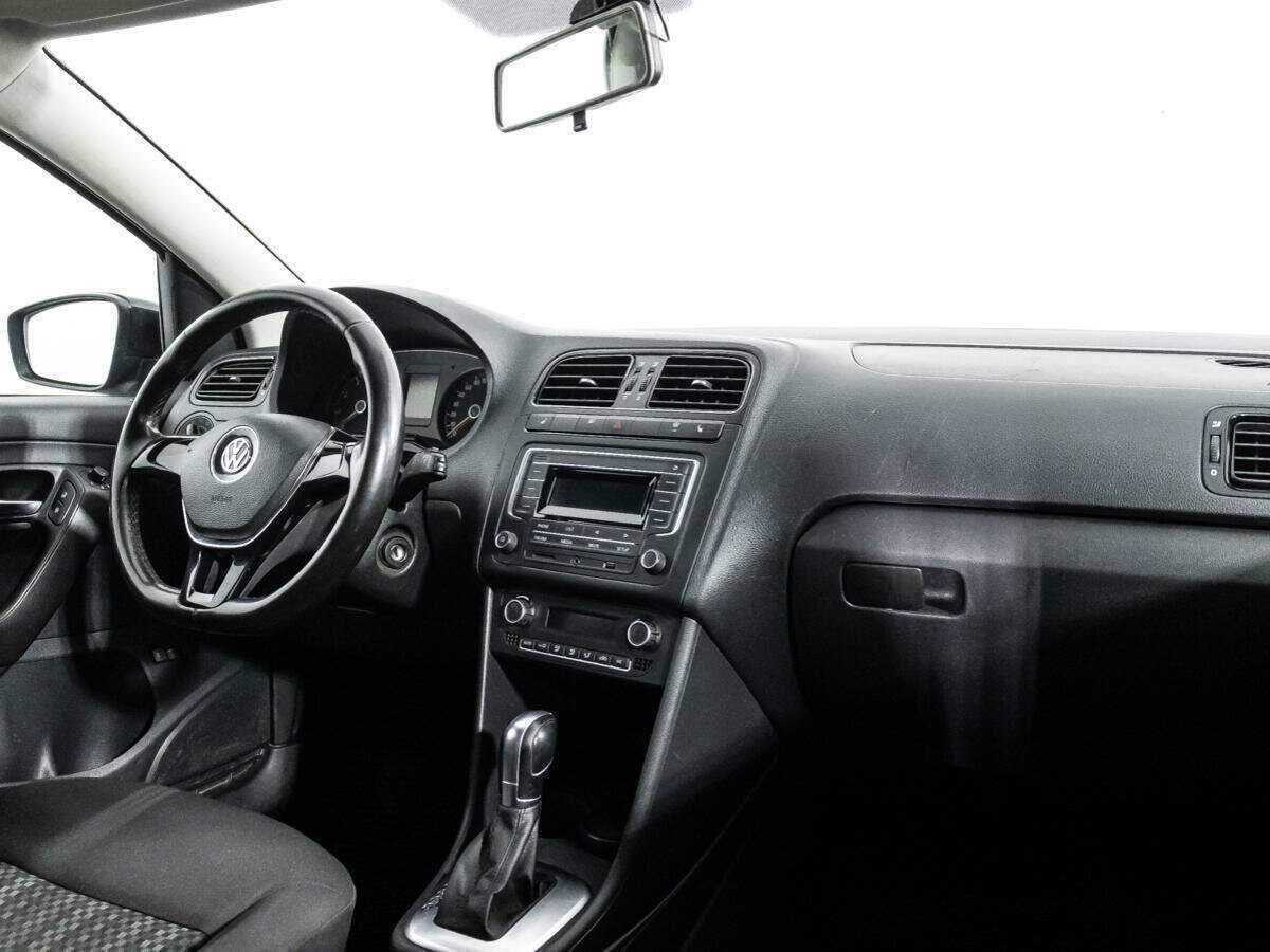 Купить Volkswagen Polo с пробегом. Фото: #8