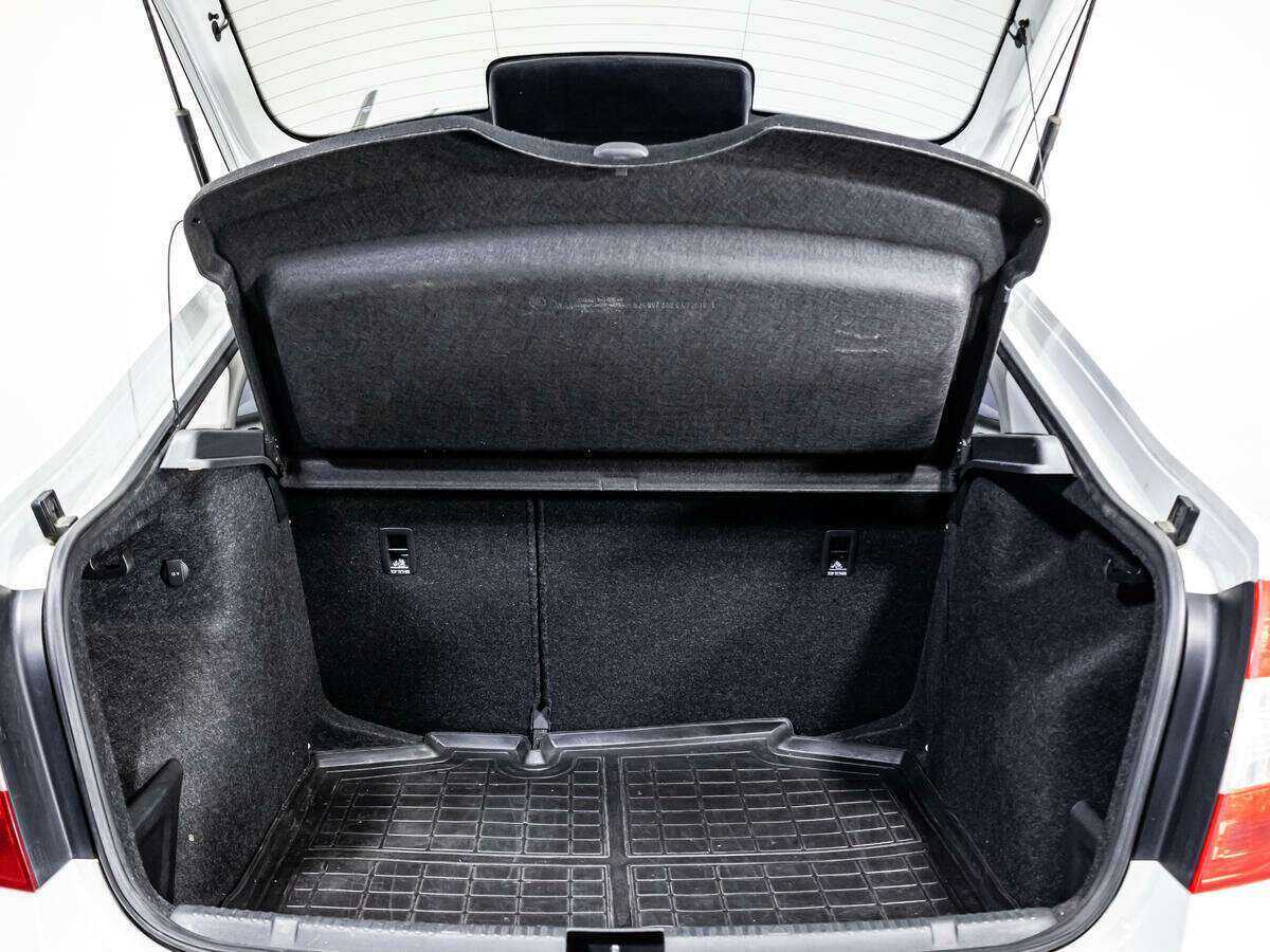 Купить Skoda Rapid с пробегом. Фото: #16