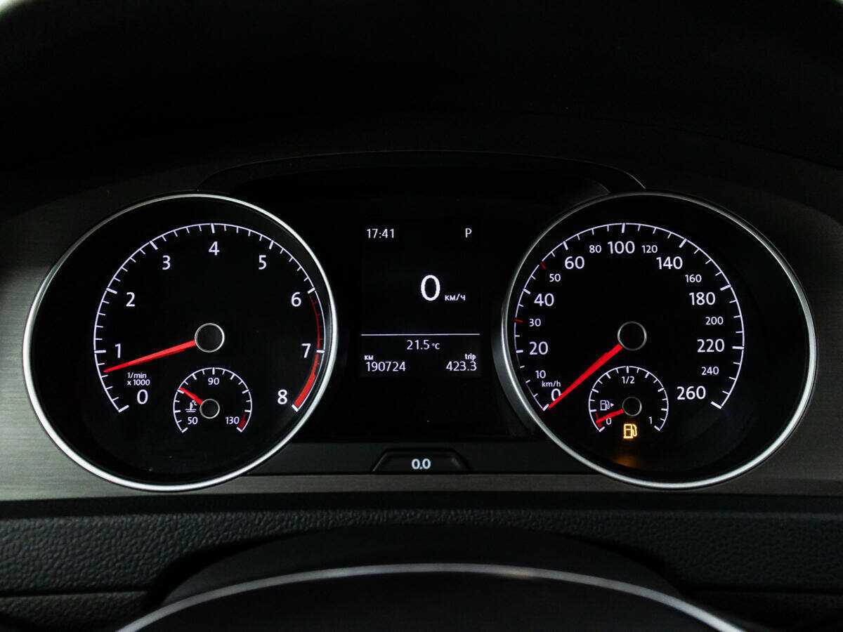 Купить Volkswagen Golf с пробегом. Фото: #11
