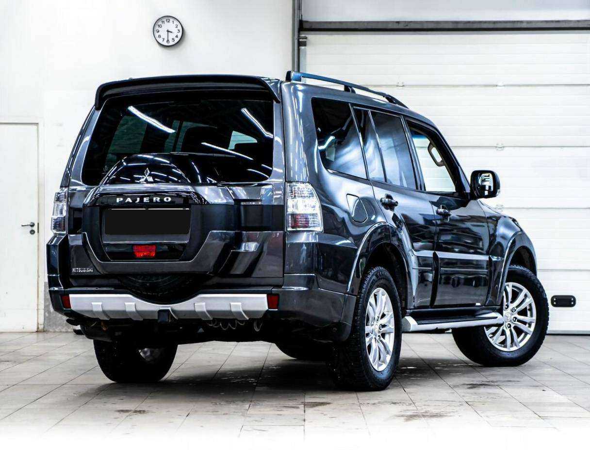 Купить Mitsubishi Pajero с пробегом. Фото: #2