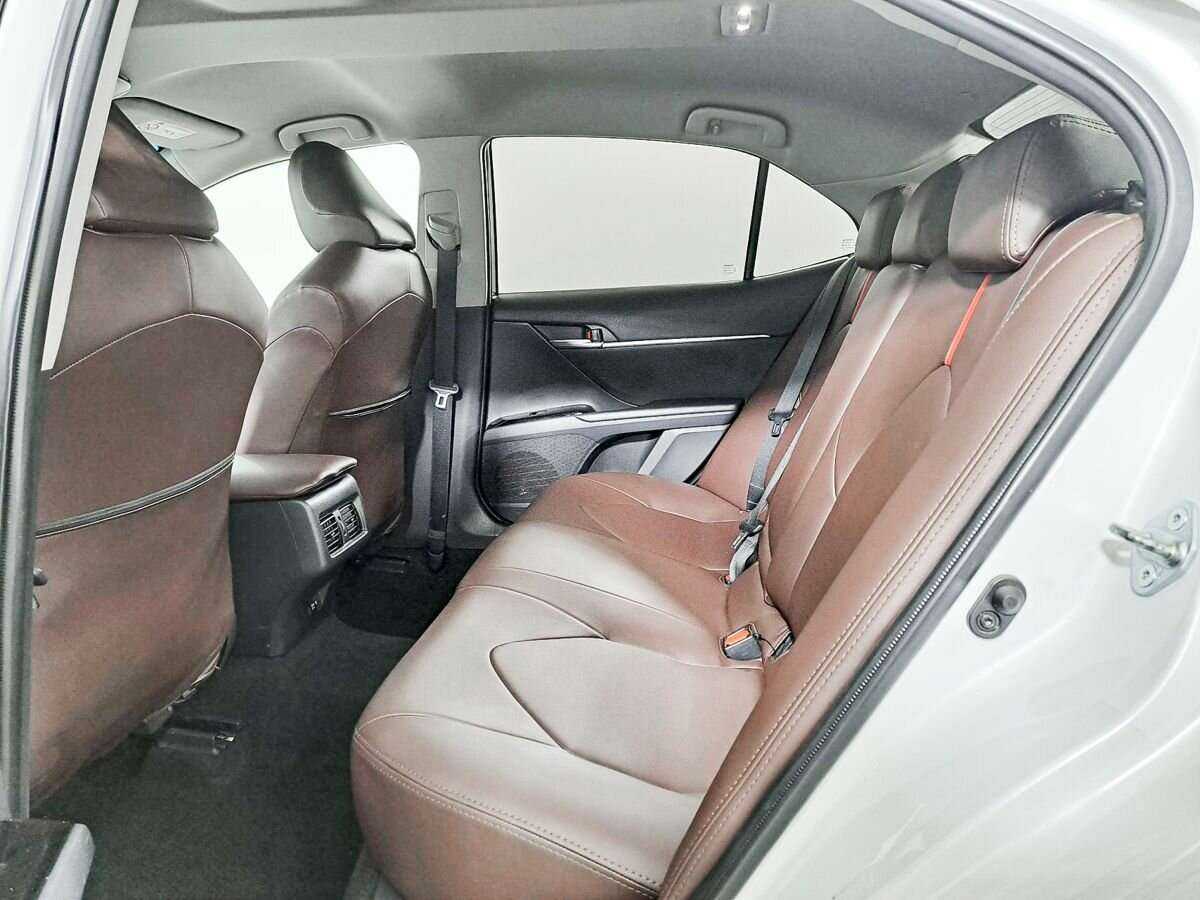 Купить Toyota Camry с пробегом. Фото: #9