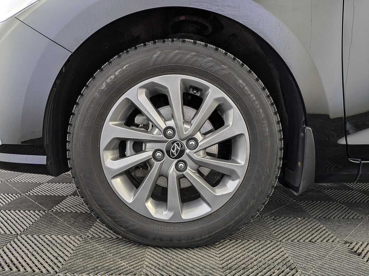 Купить Hyundai Solaris с пробегом. Фото: #11