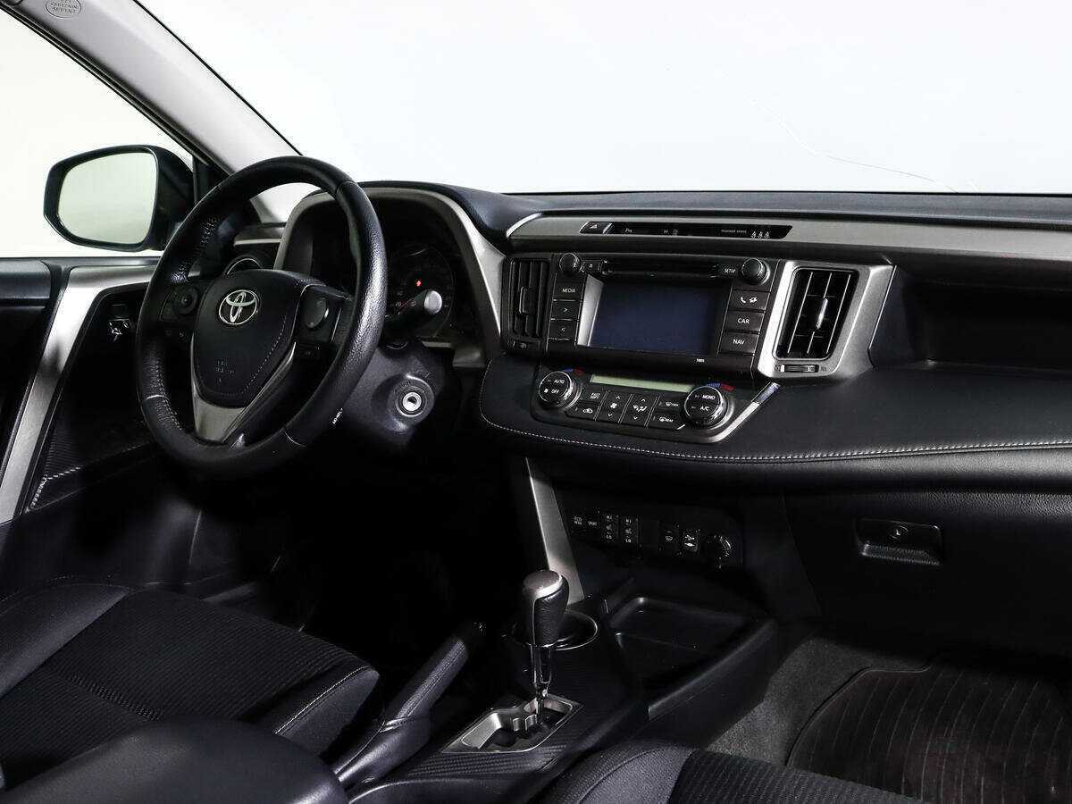 Купить Toyota RAV4 с пробегом. Фото: #8