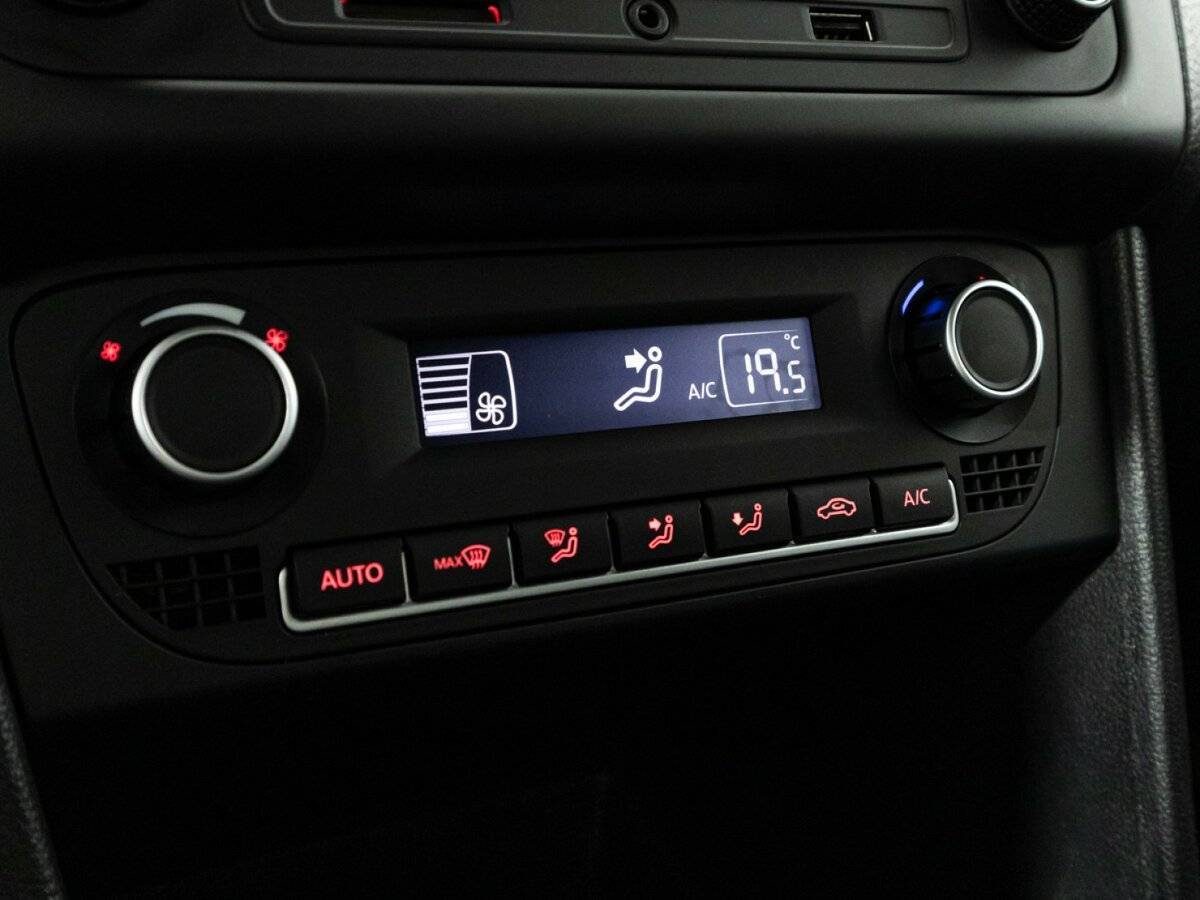 Купить Volkswagen Polo с пробегом. Фото: #14