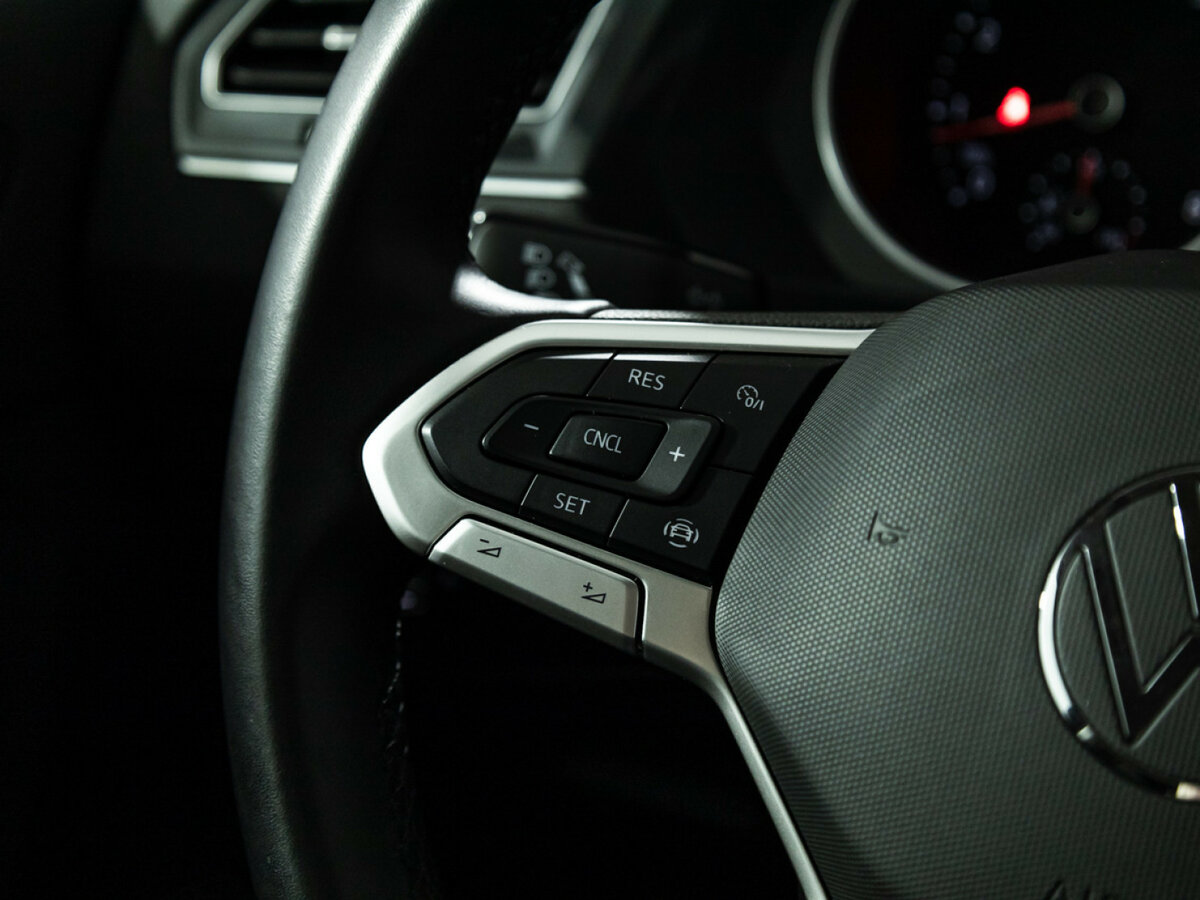 Купить Volkswagen Tiguan с пробегом. Фото: #14