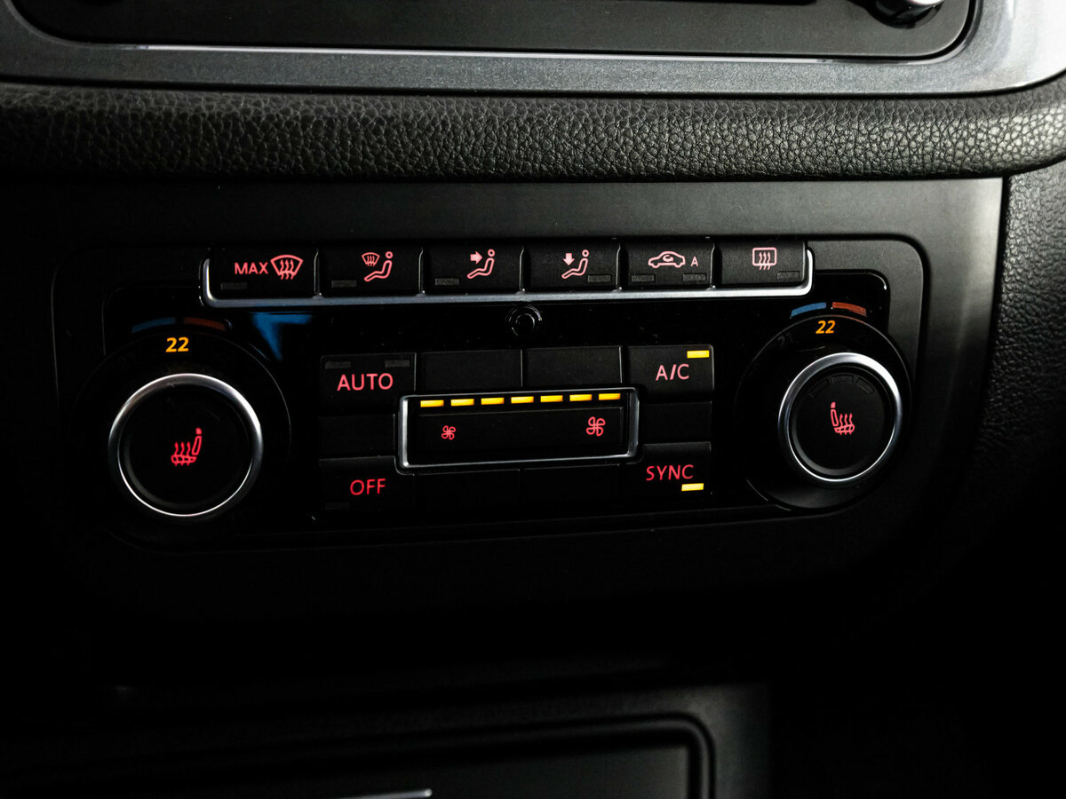 Купить Volkswagen Tiguan с пробегом. Фото: #10