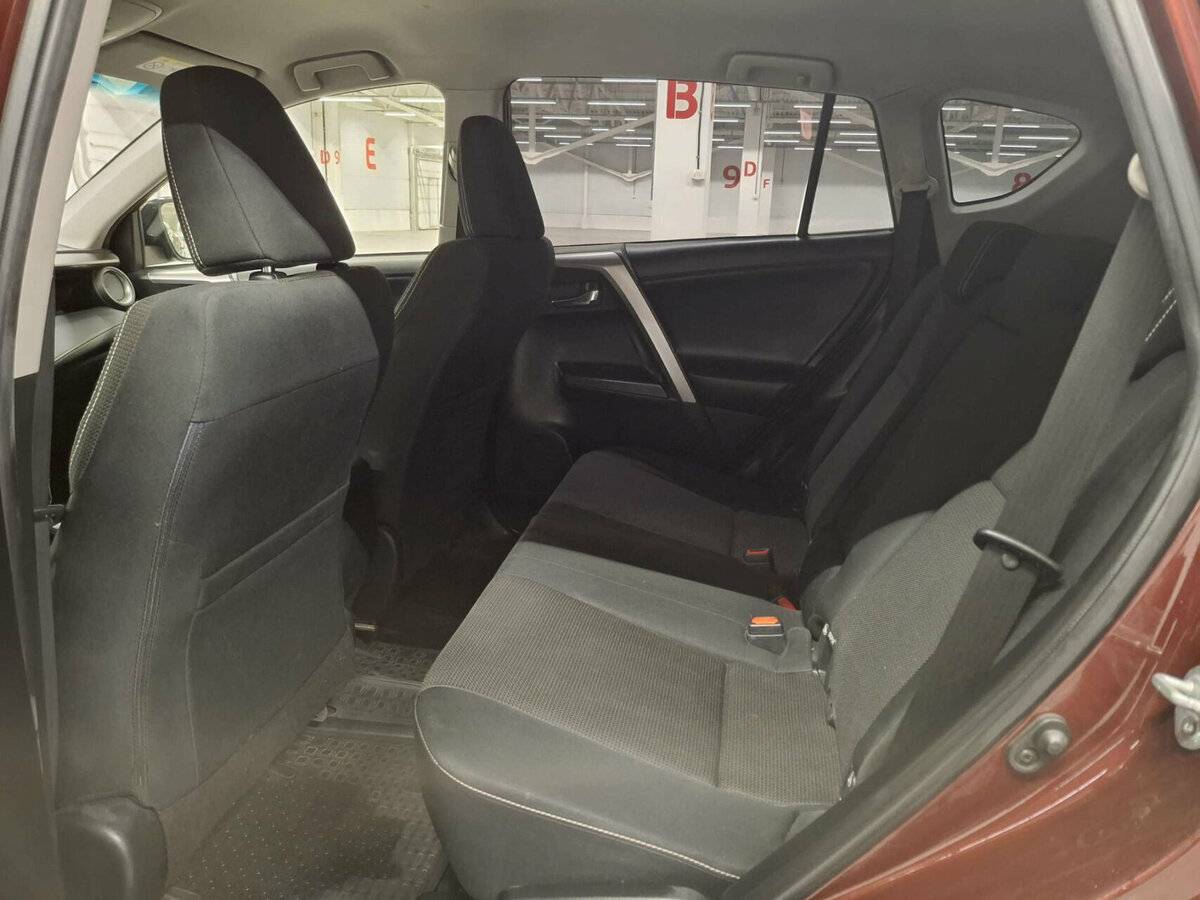 Купить Toyota RAV4 с пробегом. Фото: #10