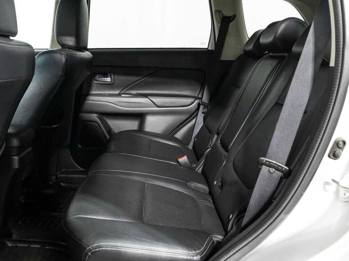 Купить Mitsubishi Outlander с пробегом. Фото: #9