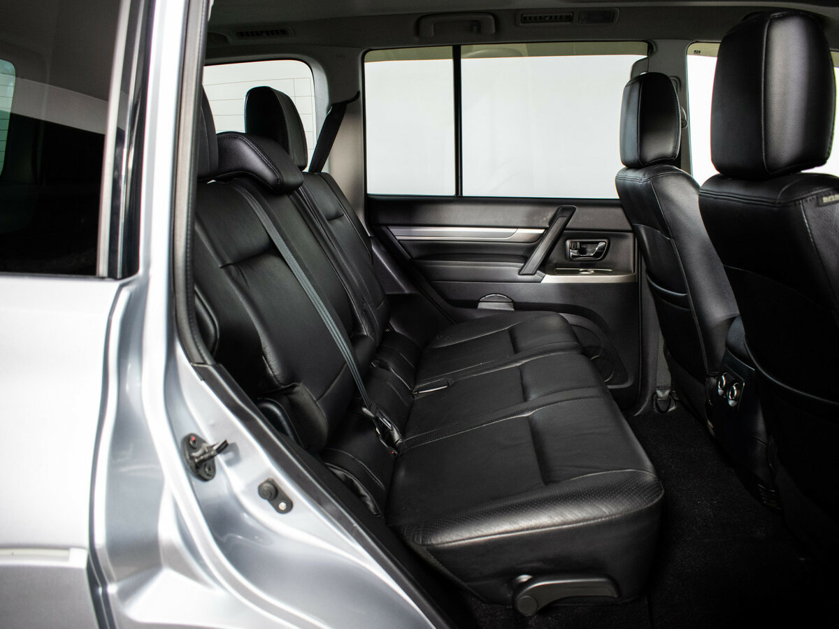 Купить Mitsubishi Pajero с пробегом. Фото: #8