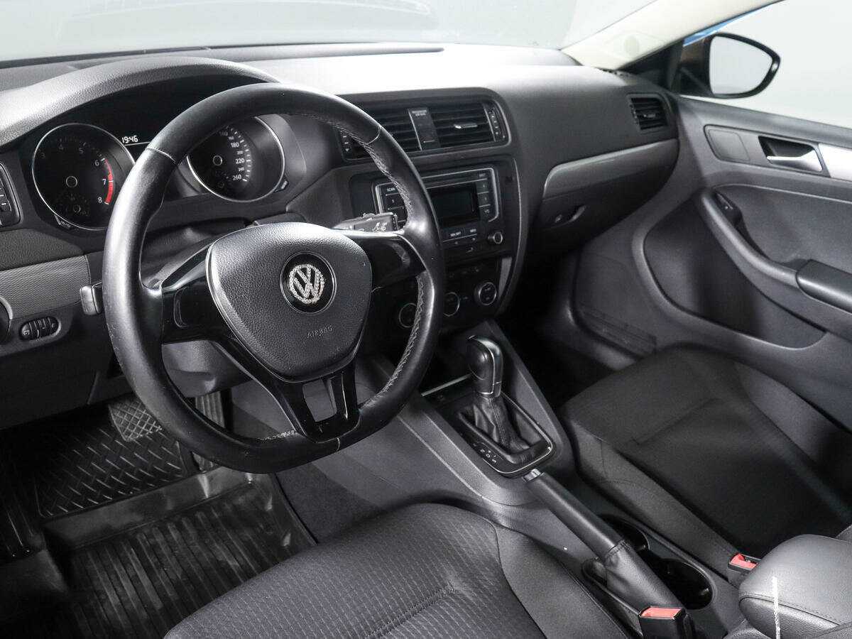 Купить Volkswagen Jetta с пробегом. Фото: #11