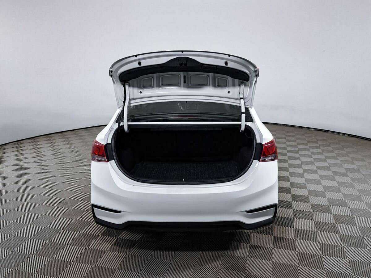 Купить Hyundai Solaris с пробегом. Фото: #9