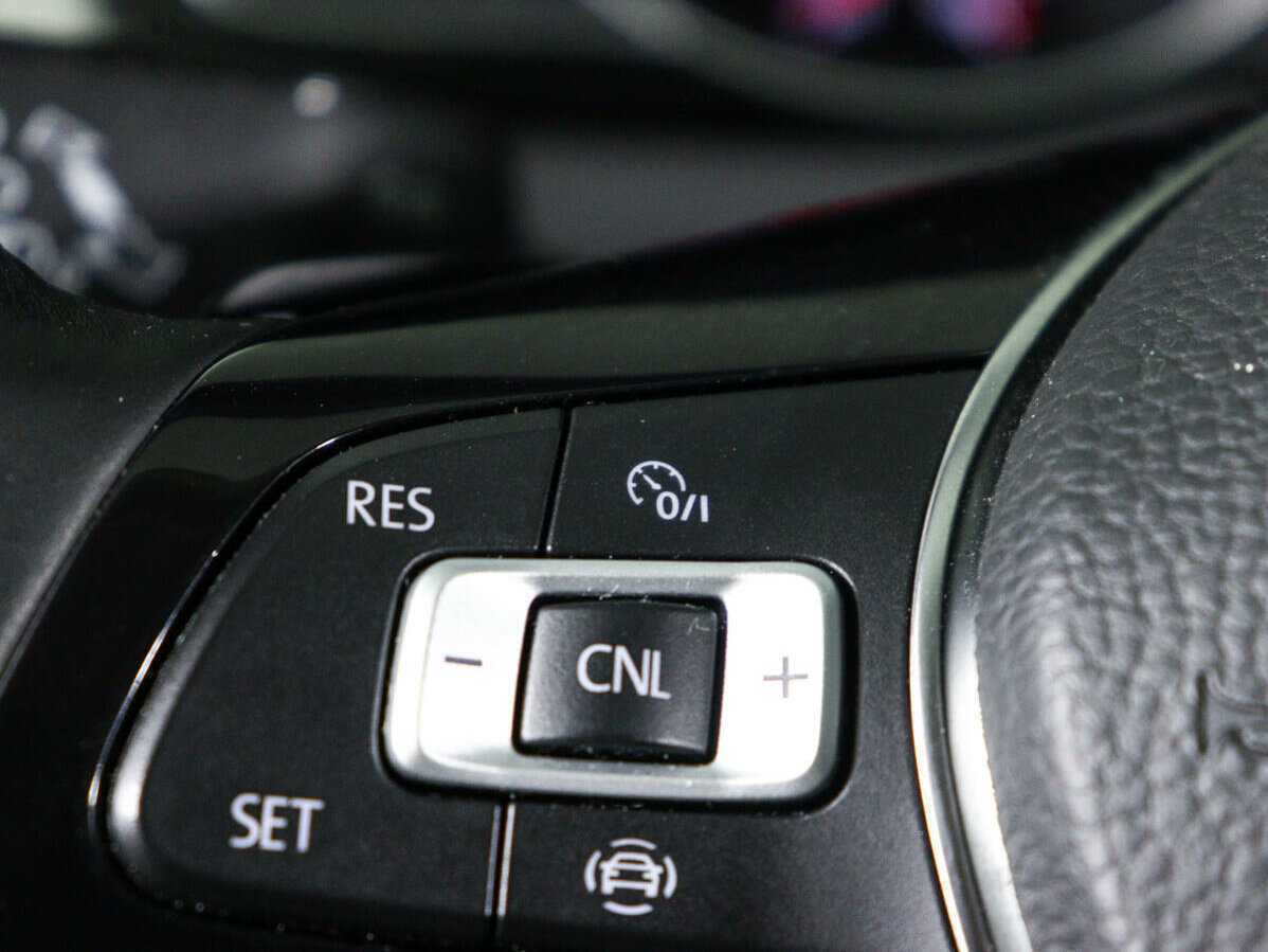 Купить Volkswagen Passat с пробегом. Фото: #14