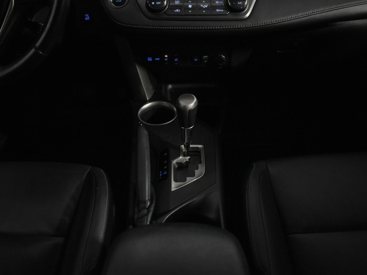 Купить Toyota RAV4 с пробегом. Фото: #16