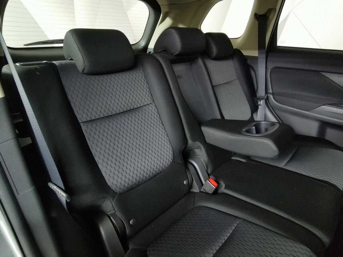 Купить Mitsubishi Outlander с пробегом. Фото: #12