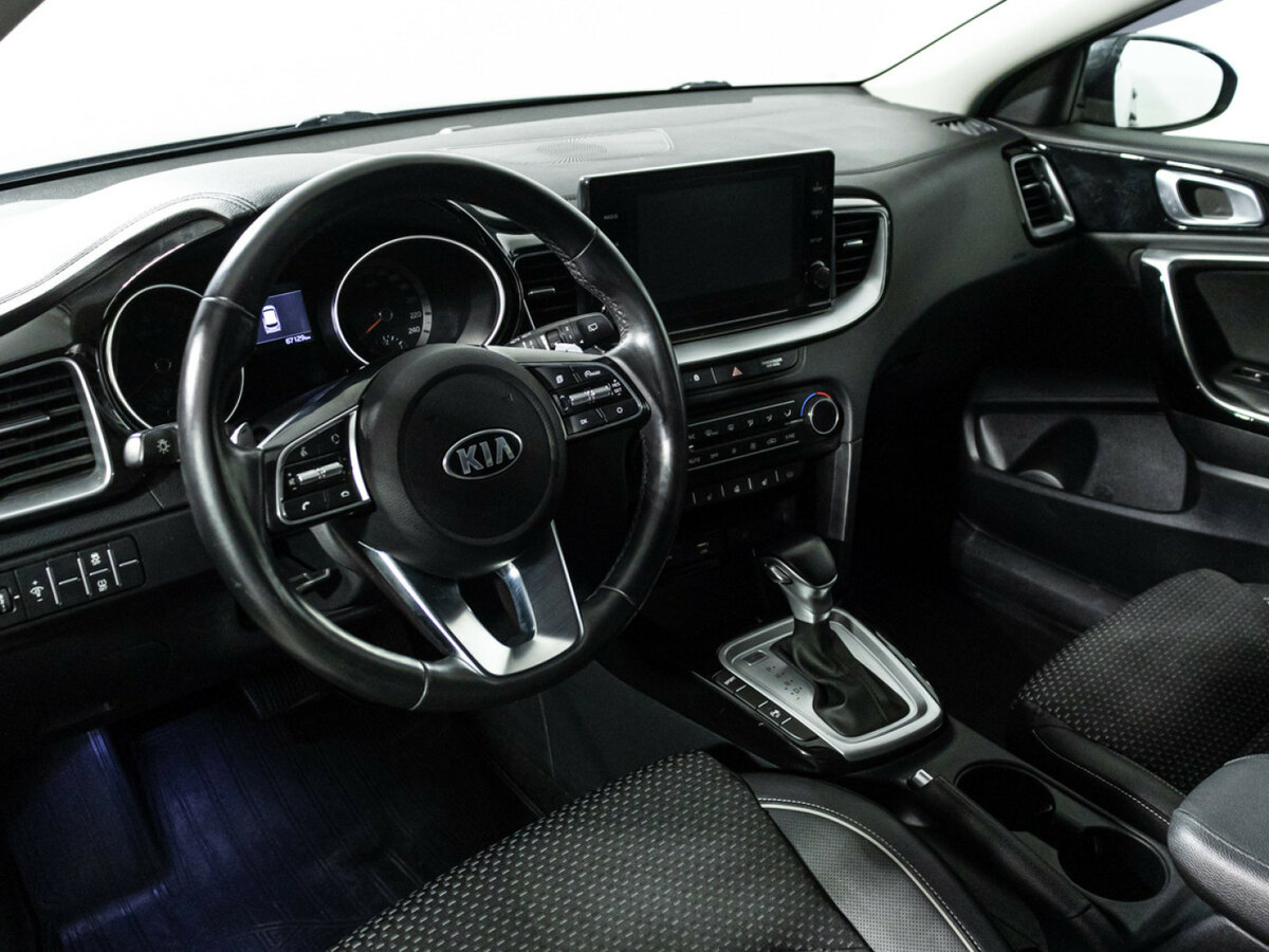 Купить Kia Ceed с пробегом. Фото: #10