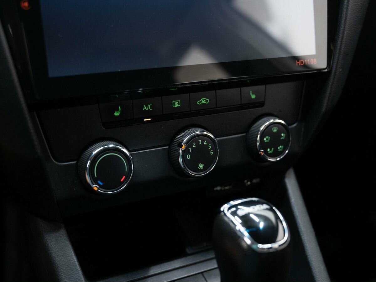 Купить Skoda Octavia с пробегом. Фото: #17