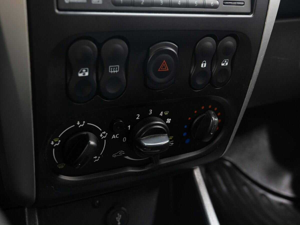 Купить Nissan Almera с пробегом. Фото: #17