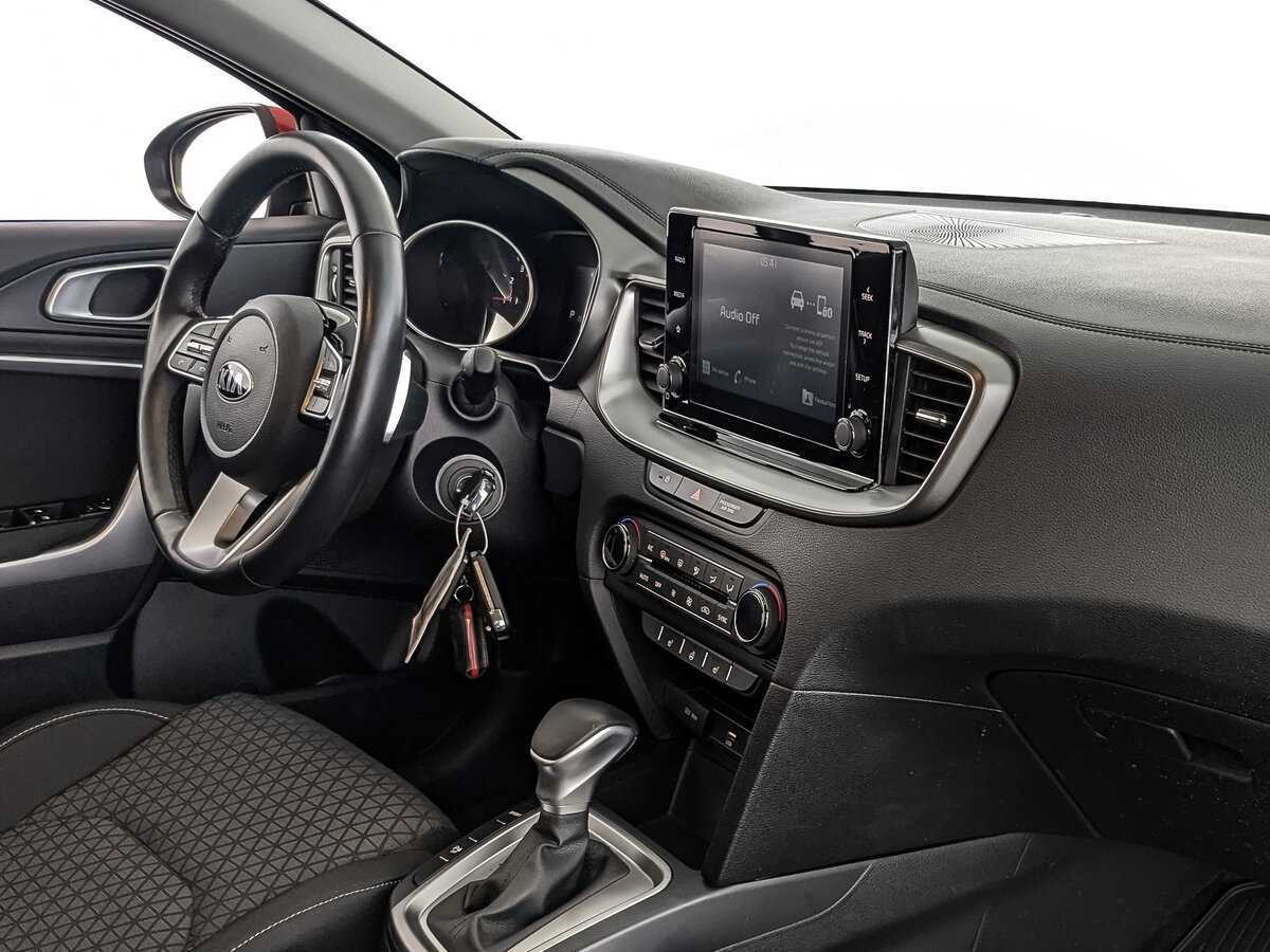 Купить Kia Ceed с пробегом. Фото: #8