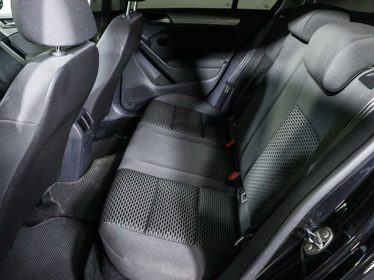 Купить Volkswagen Golf с пробегом. Фото: #8