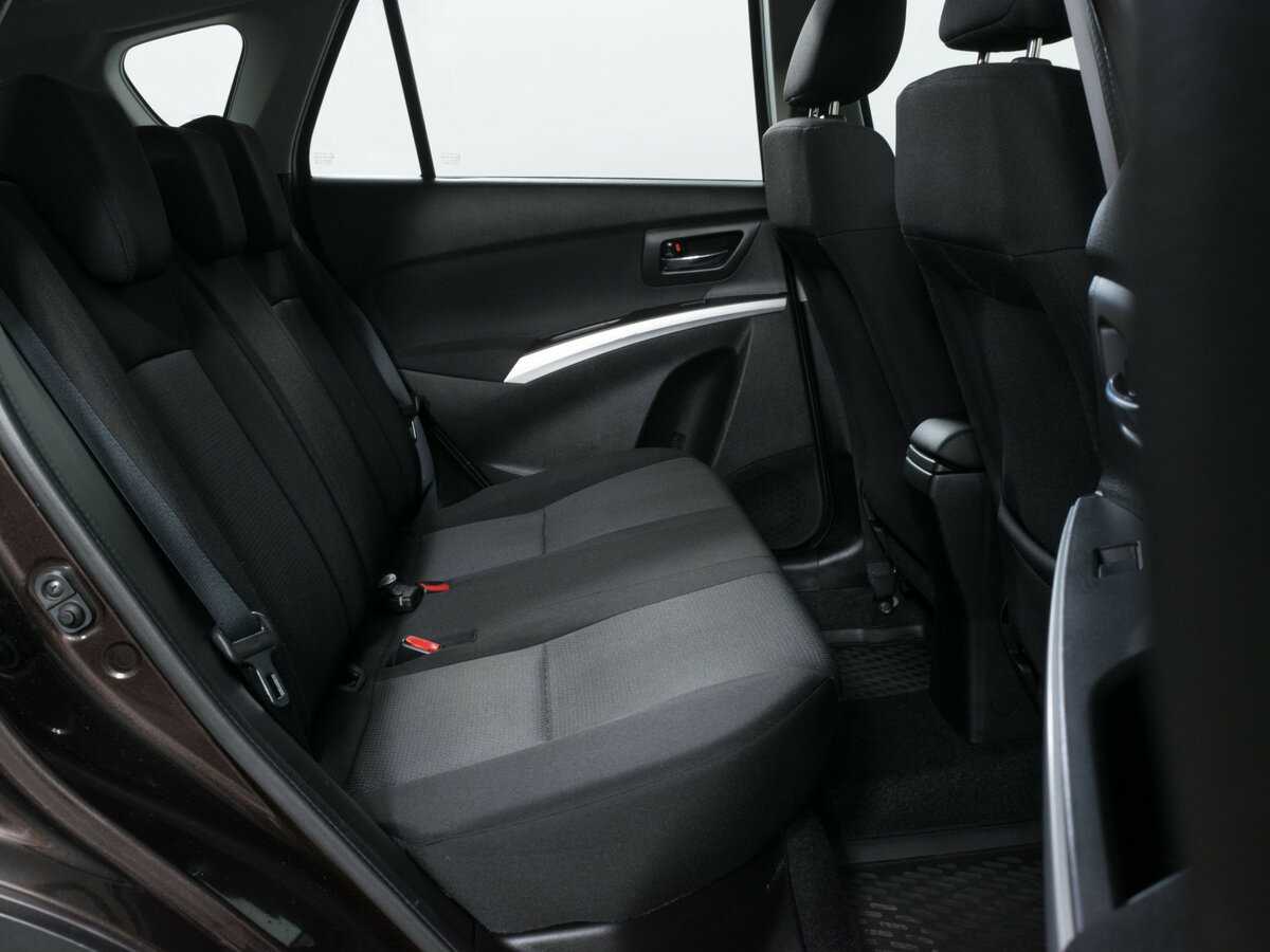 Купить Suzuki SX4 с пробегом. Фото: #9