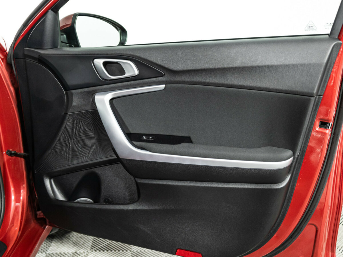 Купить Kia Ceed с пробегом. Фото: #25