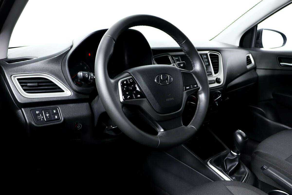 Купить Hyundai Solaris с пробегом. Фото: #12