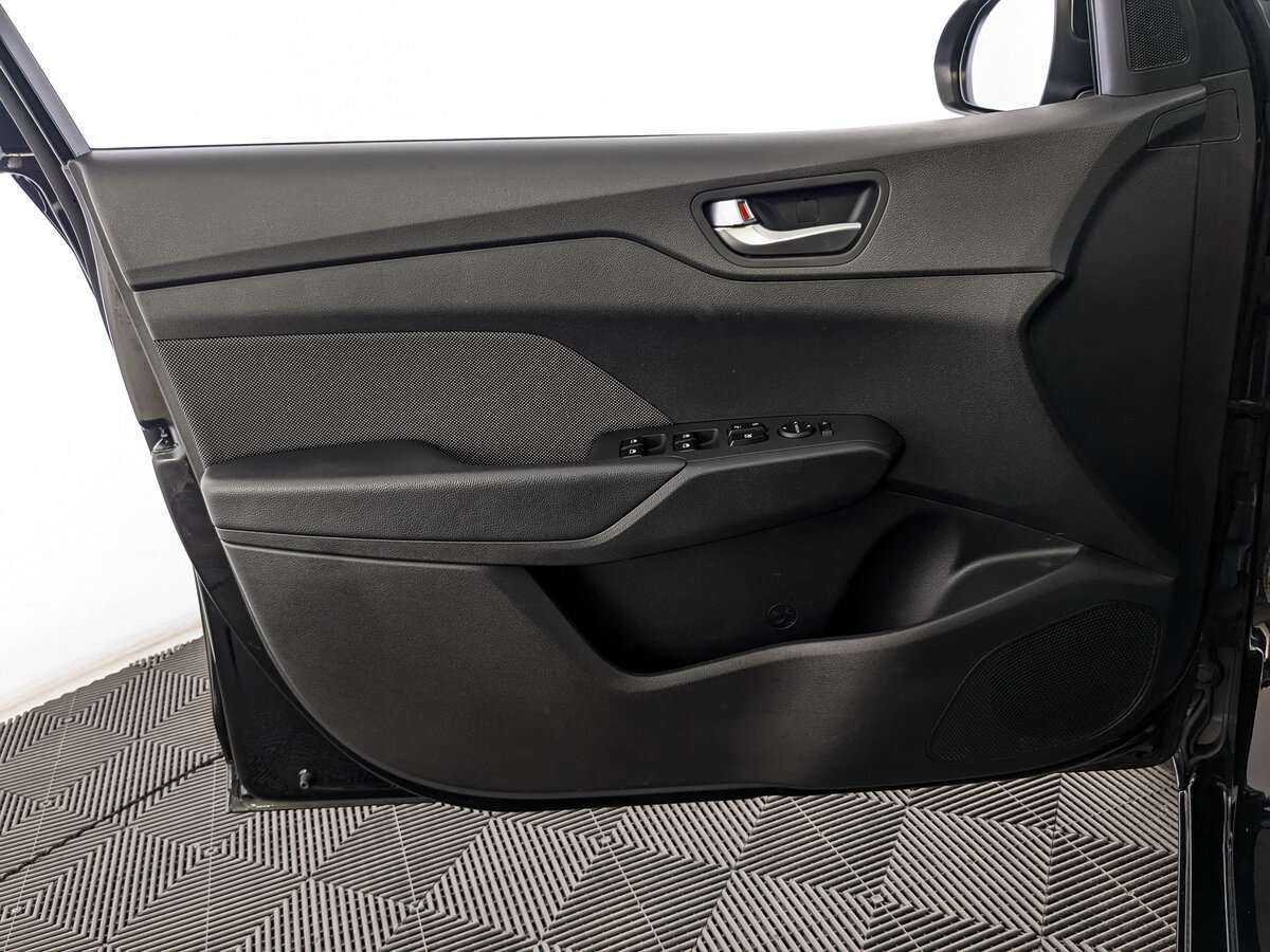 Купить Hyundai Solaris с пробегом. Фото: #14