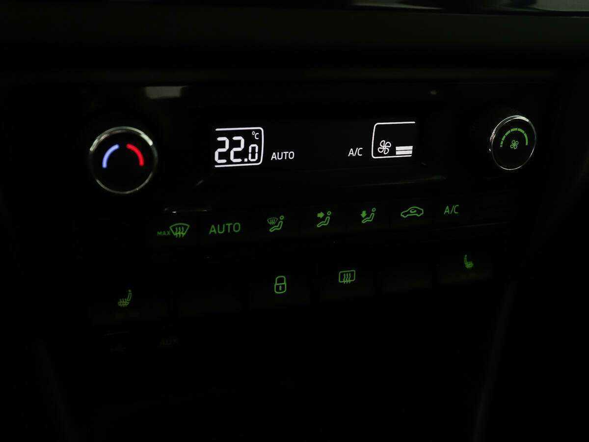 Купить Skoda Rapid с пробегом. Фото: #22