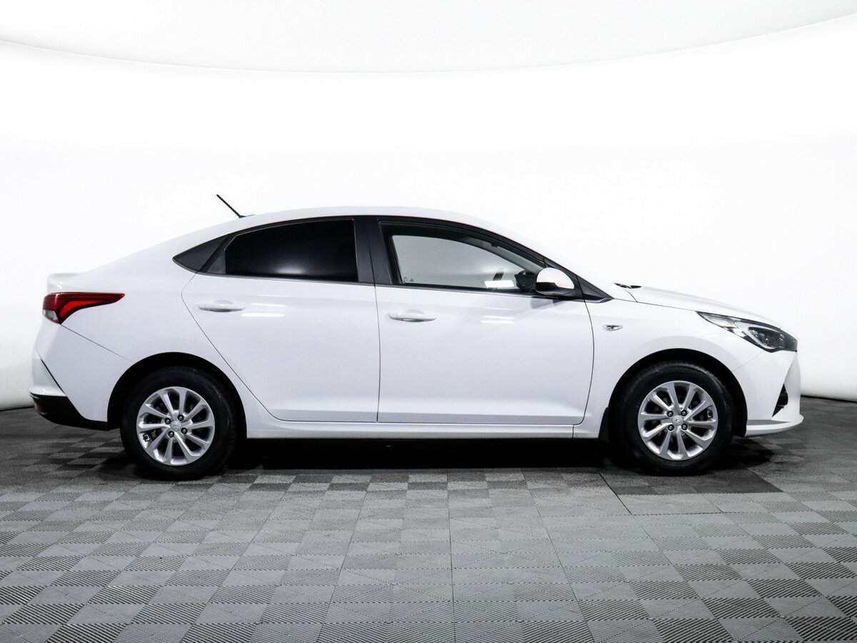 Купить Hyundai Solaris с пробегом. Фото: #3