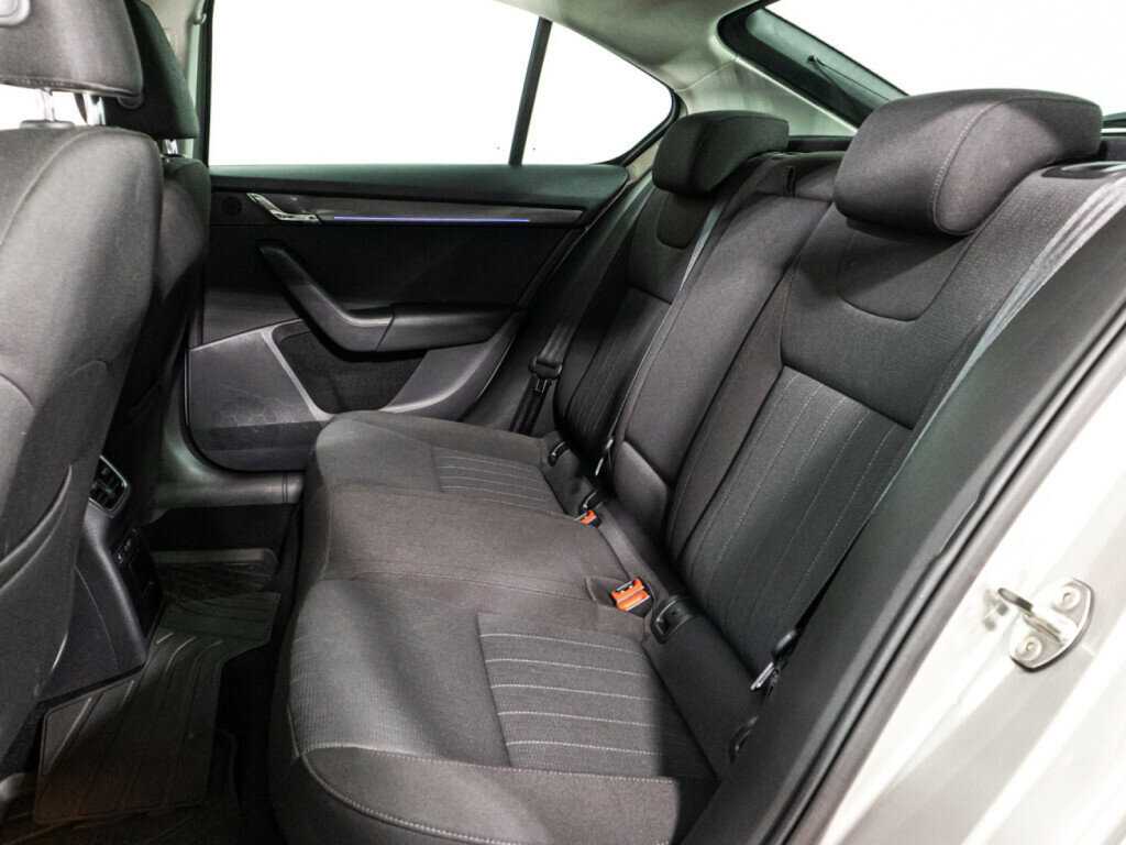 Купить Skoda Octavia с пробегом. Фото: #9